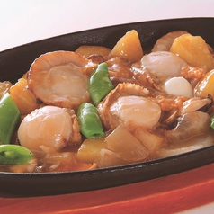 35.ホタテのバター鉄板焼き