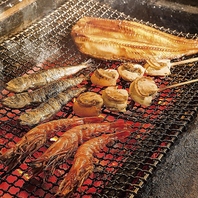 備長炭で焼き上げる　名物！炉端焼き