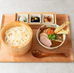 合鴨のけんちんつけ汁うどんと牛蒡の天ぷら