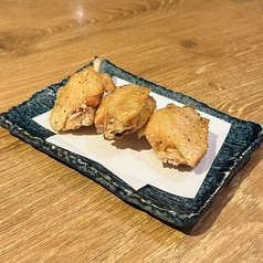 手羽先の唐揚げ　(3個)