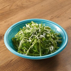 青唐辛子と胡瓜と香菜のサラダ