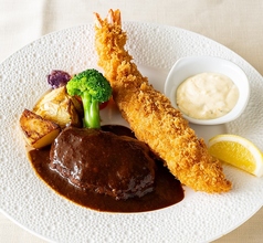 ハンバーグと海老フライの盛り合せセット（季節の副菜・自家製ドレッシングサラダ・本日スープ・ライス付）