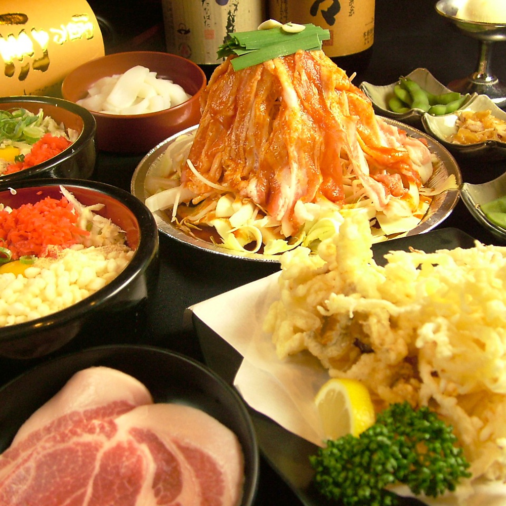 うま辛鉄板鍋も入ったはつせコースは飲み放題付きで3000円(税込)♪選べるお好み焼きor焼そばも嬉しい