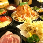 うま辛鉄板鍋も入ったはつせコースは飲み放題付きで3000円(税込)♪選べるお好み焼きor焼そばも嬉しい