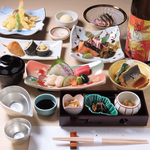 飲み放題付きコースもございます。各種宴会で炉うろこや自慢のメニューをたっぷりとご堪能ください。