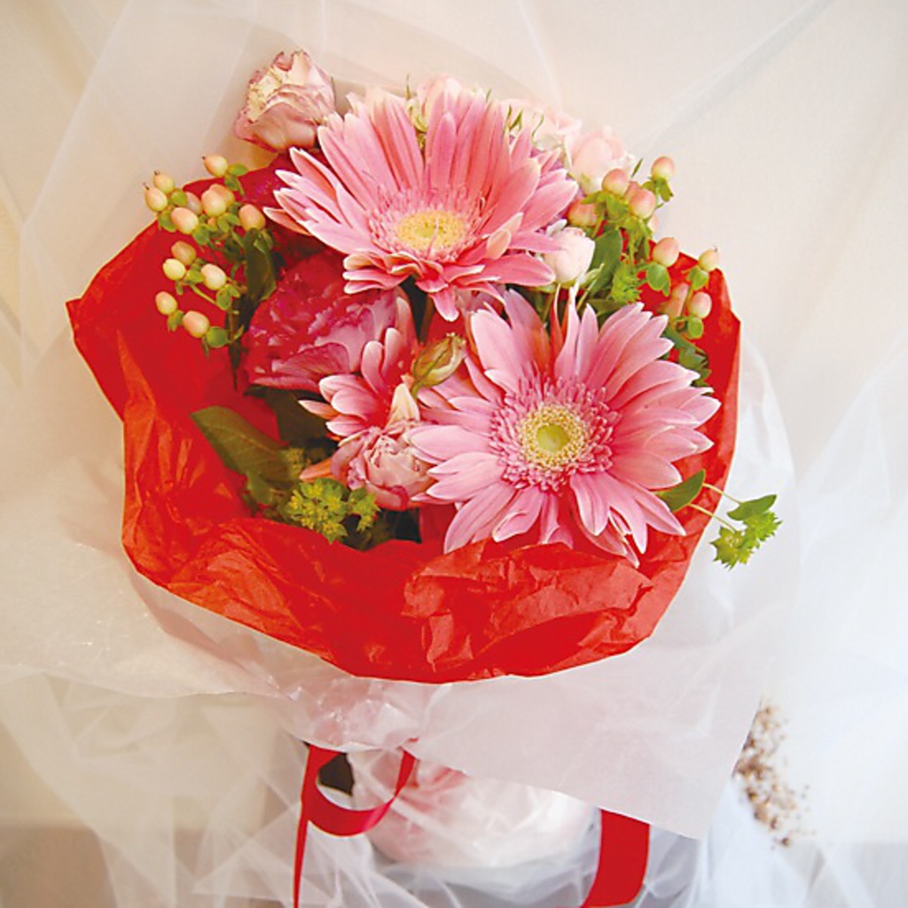 記念日、歓送迎会には+44000円で花束をご用意いたします。