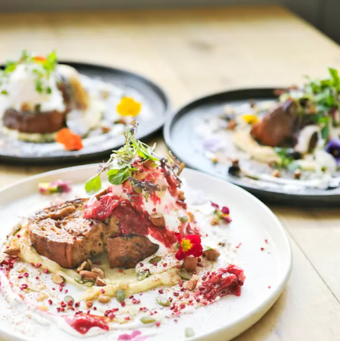 Head Quarters Cafe wbhNH[^[YJtF X