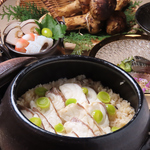 厳選した新鮮な食材を使用し、旬の味をご提供。相性ピッタリの日本酒や焼酎とご一緒にどうぞ。