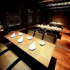 和の趣き溢れる店内は大人の為の落ち着いた雰囲気となっております。2名様~50名様までご利用可能な完全個室席は栄駅での接待や女子会、合コンなど各種宴会に最適なプライベート個室空間♪お得な宴会コースプランもご予算に合わせて3000円~用意。誕生日や記念日にお得なサプライズ特典もご用意。画像は系列店イメージです