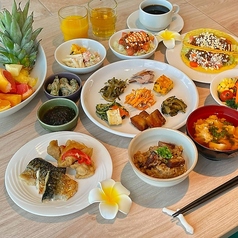 沖縄の魅力あふれる贅沢な朝を