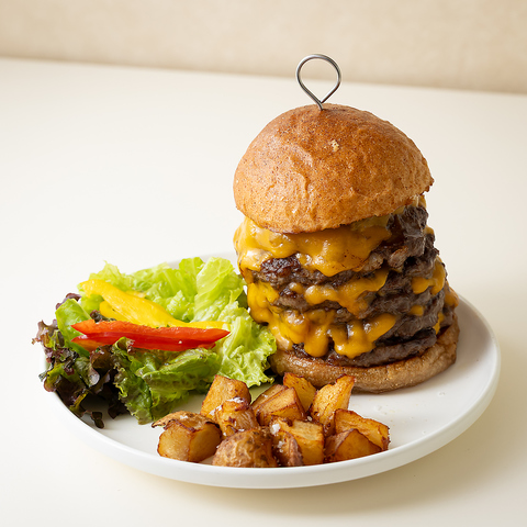 美味しいだけではなく、からだが喜ぶ素材の味を活かしたこだわりの「ハンバーガー」  