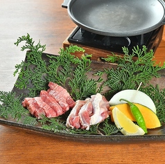 比内地鶏&厚切り牛タン陶板焼き