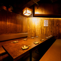 自慢の創作料理に舌鼓をうつ、和やかな空間!