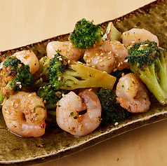 ぷりぷり海老とブロッコリーのガーリックバター焼き