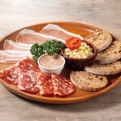 ビヤホールの生ハム・サラミ盛合せ