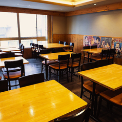 3階は最大30名様までご案内可能です。(2・3階は禁煙)グループ利用に便利なテーブル席。