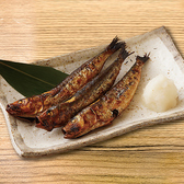 【厳選・ひもの】魚や魚介類の身を開いて塩をまぶし、長期保存をするために乾燥させた、非常にシンプルな加工食品「ひもの(干物)」。魚を干すことにより保存食としてだけでなく、栄養価が高まり旨さも増してきます。風通しが良く、乾燥した冬季に作られたひものが美味しいといわれています。 