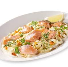 サーモンのレモンクリームフェットチーネ