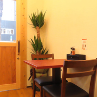 木のぬくもり溢れる隠れ家のような空間♪