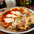 料理メニュー写真&nbsp;ビスマルクとマルゲリータの贅沢ハーフ＆ハーフ