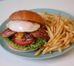 ベーコンエッグチーズバーガー