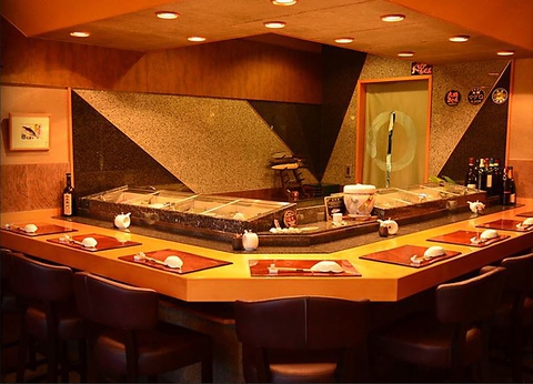 落ち着いた空間で最高の高級寿司をご堪能下さい。