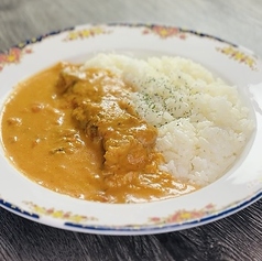 チキンやグリーンなど個性が光る本格カレー3種をご用意の写真