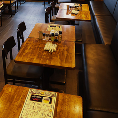 2階は全てテーブル席。2名様～受付OKです♪宴会利用や普段使いにもお使いできます。