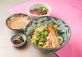料理メニュー写真&nbsp;海老とアボカドのサラダうどん・ミニ丼とろろセット