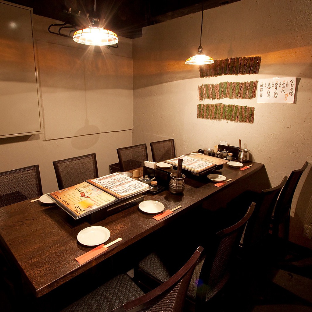 2名様から最大24名様まで、個室席のご案内可能です。完全個室6室完備！