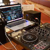 店内にDJ設備もあり、パーティーにピッタリの空間！貸切もお受けしています◎