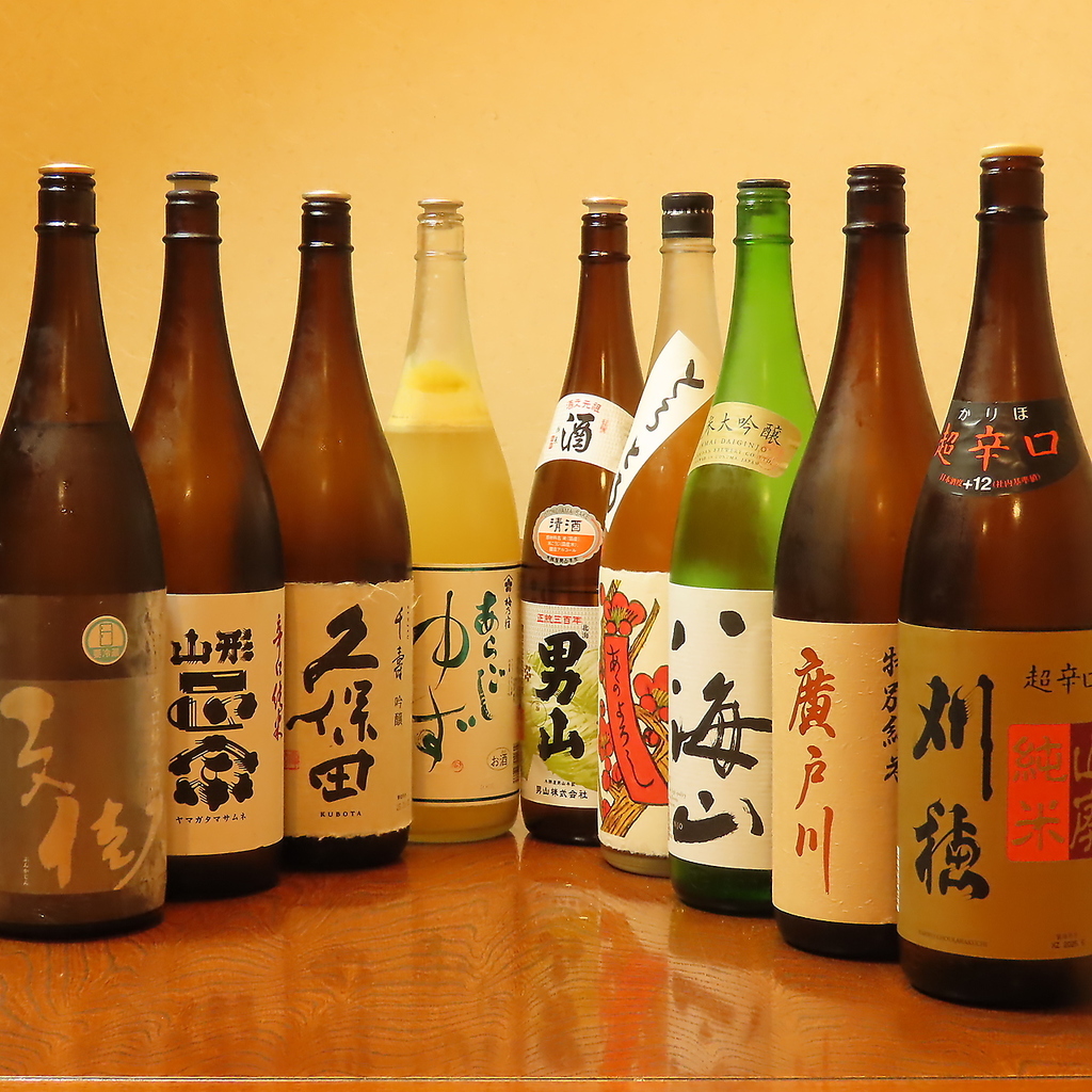 厳選された日本酒がお寿司の旨みを引き立てる。料理とのペアリングで特別なひと時を堪能してください