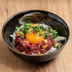 馬味たっぷり桜ユッケ