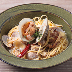 貝の旨味があふれるボンゴレビアンコ