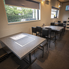 【今日、みんなで飲もう！】いつもの仲間とちょっとした宴会がしたくなったら是非当店に！小宴会にオススメなテーブル席を完備！ぜひご利用ください！