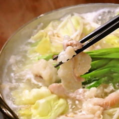 牛ステーキ/刺盛/もつ鍋付食べ飲み放題が3500円(税込)