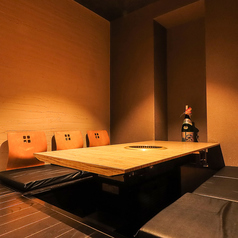 半個室。掘り炬燵席。