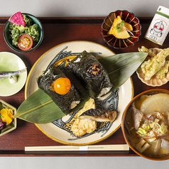 ヨロコビノ一汁七菜　おにぎり御膳