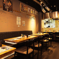 1階は普段使いができ、カウンター席もございますので、おひとり様でもご気軽に入店できます。