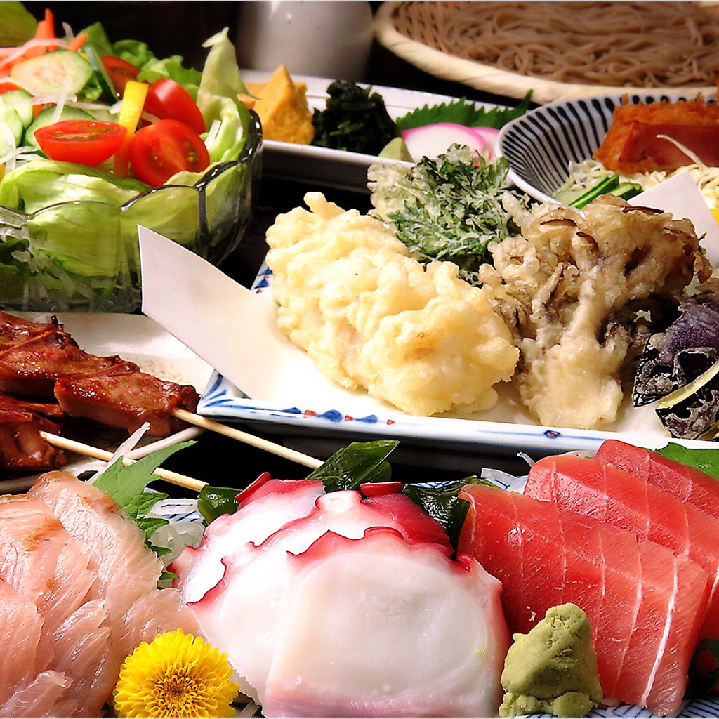 ボリュームしっかり、お酒もすすむお料理を愉しめる3つの宴会コースは2H飲み放題付￥3500/4000/5000！