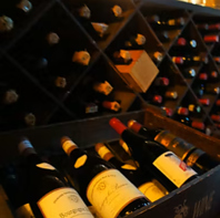 豊富に取り揃える厳選ワイン！