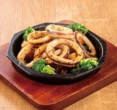 スルメイカの黒胡椒炒め