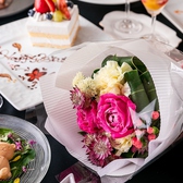 お誕生日や記念日のサプライズにぴったり！6,600円以上のコースなら、無料でコースデザートをメッセージ付きデザートに変更OK！さらにフォトフレームもプレゼントいたします。花束の手配もお気軽にご相談下さい◎全力でご対応致しますので、お気軽にお問い合わせください♪誕生日　記念日　デート　に是非♪