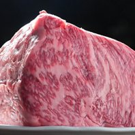 ブランド牛や旬の食材を楽しめる贅沢なプレミアムコース