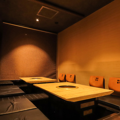 半個室。掘り炬燵席。