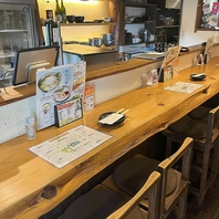 カウンター有で少人数でも入りやすい！