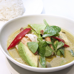 アボカドのグリーンカレー~ゲーン・キョウ・ワーン・アボカド~