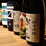 一坐では日本酒を豊富に取り揃えています！お酒に合う逸品も数多くご提供。
