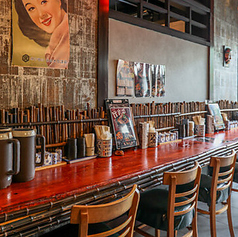 【お一人様でもお気軽に】カウンター席ではお一人でもお酒や食事を楽しめるようにお客様の空間を大切に考えております。お気軽にご利用ください。特別な時間を過ごせます。