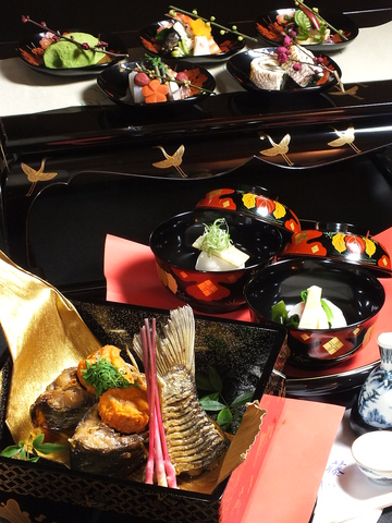 老舗料理旅館の伝統を引き継ぐ「京料理　藤や」で極上の味をご堪能下さい。